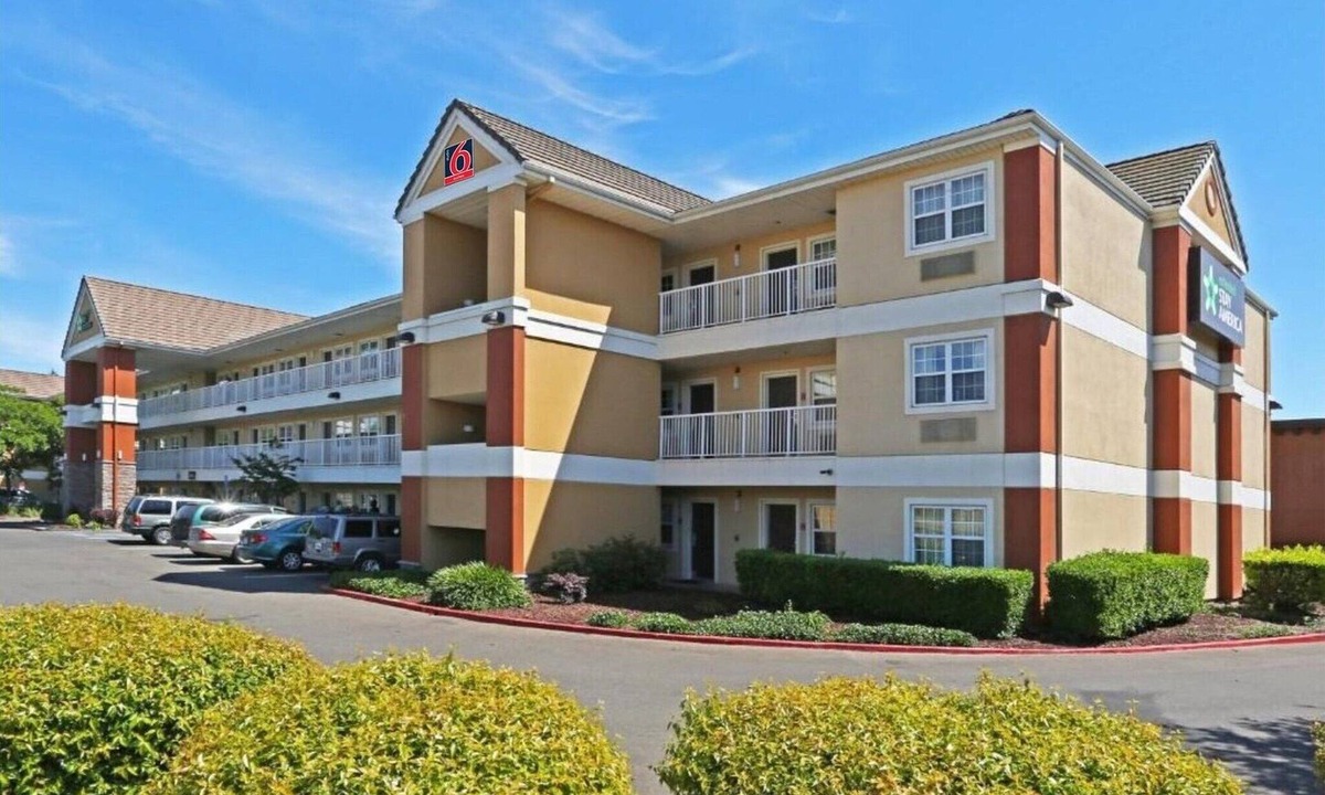 South Natomas Apartment | 1 King Bed | Mob Acc RI Shwr Ste Nsmk Ktchn