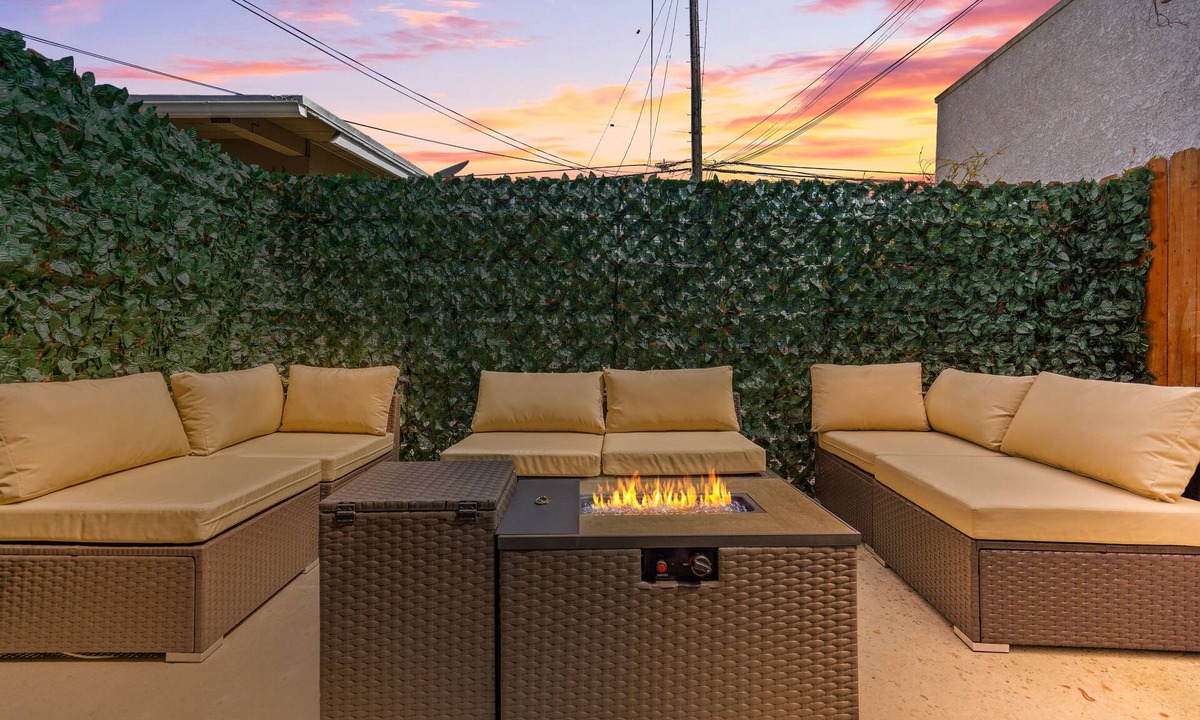 Eastside House | 1 Mile to the Beach, Games, Remodeled 3BD Home, Fire Pit, Patio