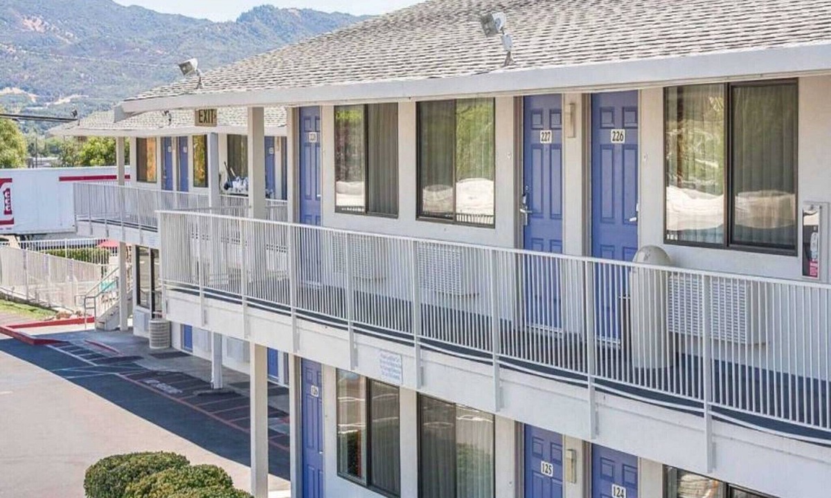 Ukiah Apartment | 1 Queen Bed|ADA/RI Shower
