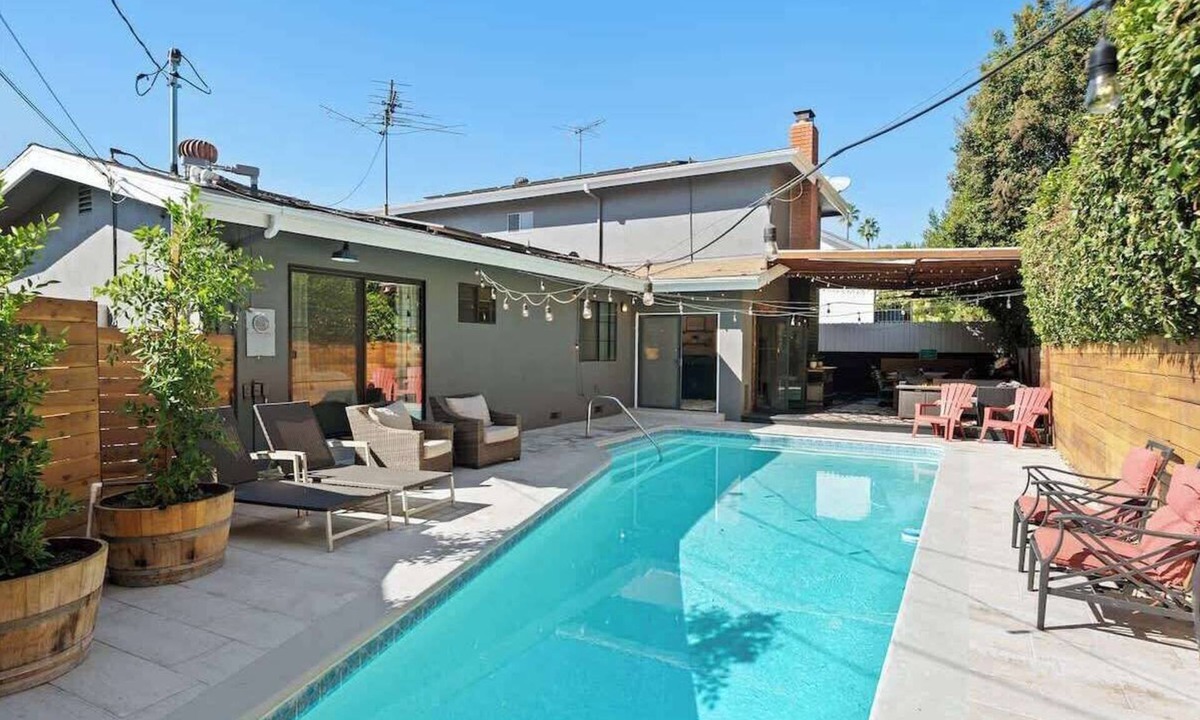 Valley Village House | 126 Sherman Oaks home -Pool