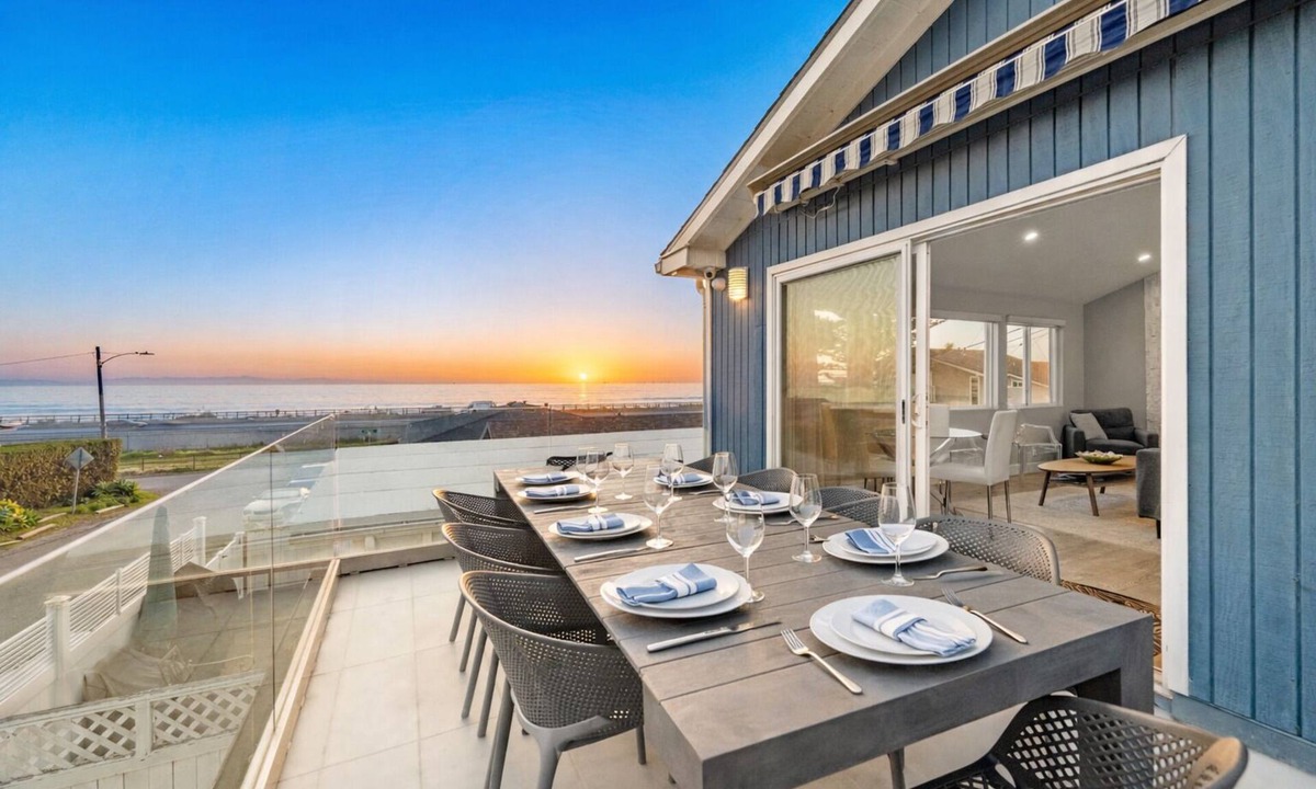 La Conchita House | 15% Off 30+ Stay! 1 House From Sand, Amazing Views