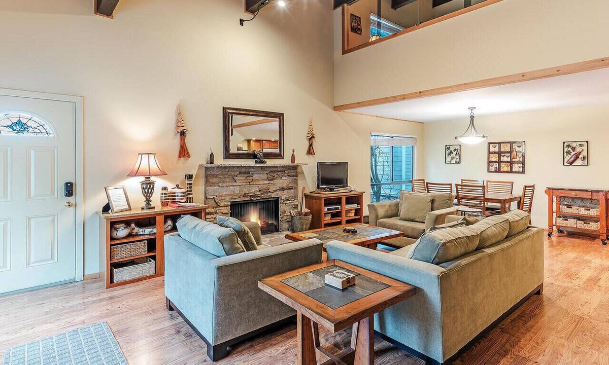 Incline Village Condo | 168 Forest Pines | 2BR/2BA Incline Village | Pool