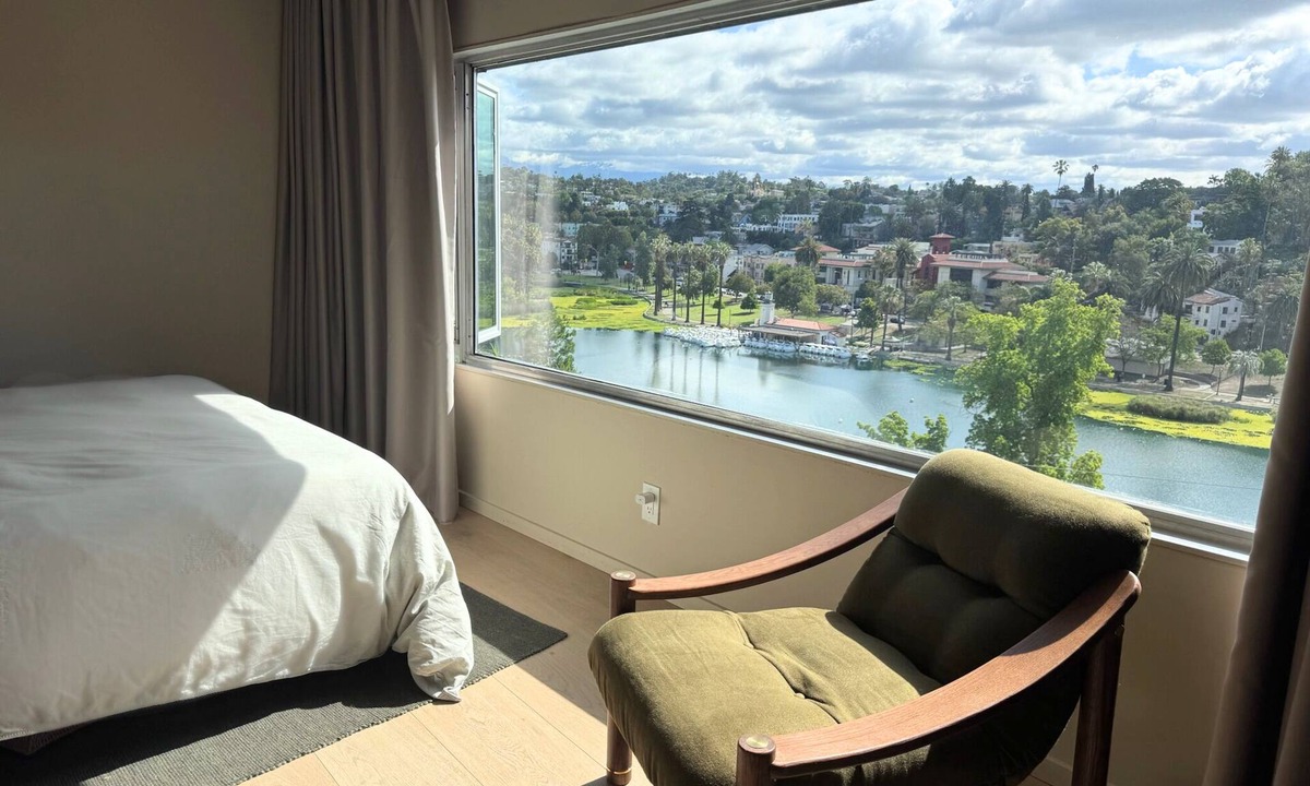 Downtown Los Angeles Apartment | 2-bed, pool + parking, views of Echo Park Lake, walkable area, remote working.