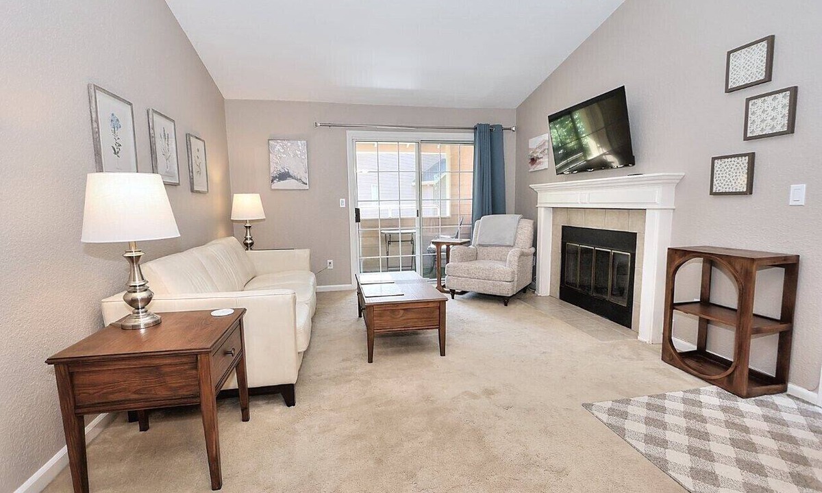 Rancho Cordova Condo | 2-bedroom condo in a quiet gated community: easy access to American River