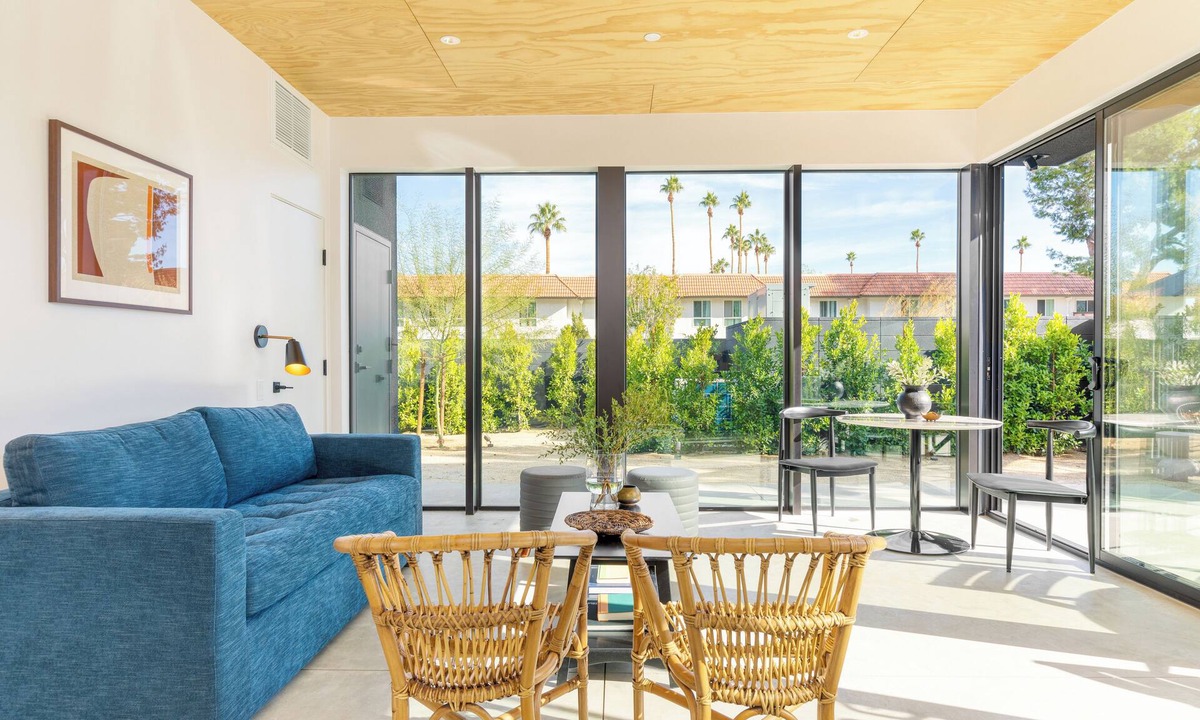 Downtown Palm Springs Hotel | 2-Bedroom Suite | Blackhaus Hotel by AvantStay