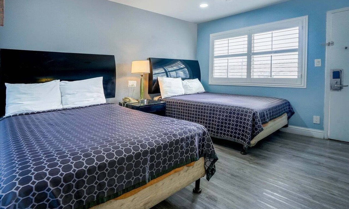 Buttonwillow Apartment | 2 Full Beds Accessible Non - Smoking