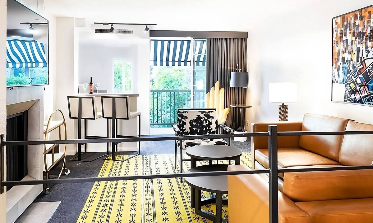 Norma Triangle Hotel | 2 Modern Stays, Rooftop Lounge, Pool, Near Museums & Sunset Strip