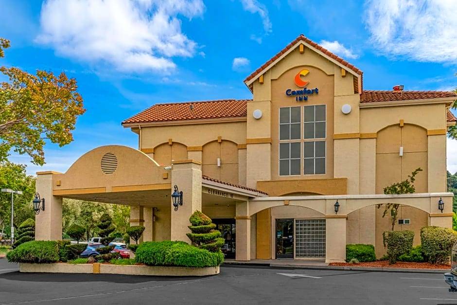 Fairfield Hotel | 2-Star Hotel ∙ Comfort Inn Cordelia