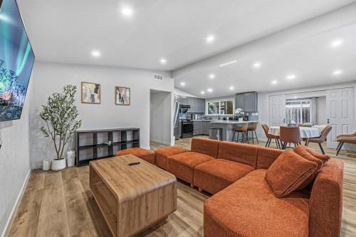 Sunnyvale Villa | 206 Modern spacious retreat with 4B 4ba full amenities