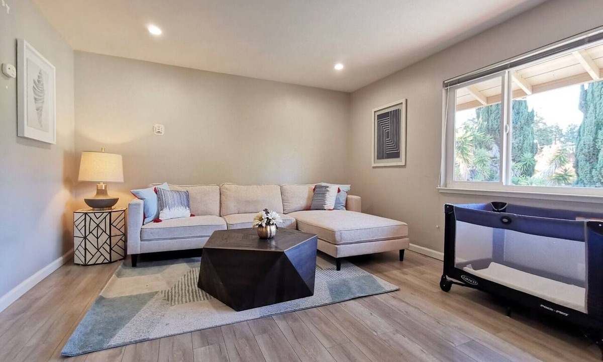 Jackson Park Apartment | 261-11 Cozy 1-Bedroom Apartment near Downtown Mountain View