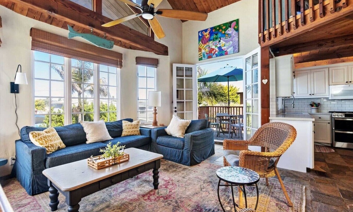 Mission Beach House | 30 secs to Beach, Ocean-view patio, Roof Deck