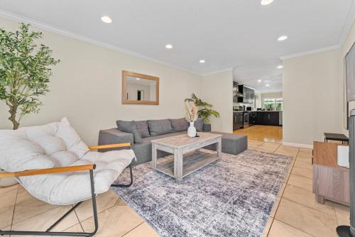 Newark Villa | 35674 - Newark Family-Friendly 4BR 3BA Retreat