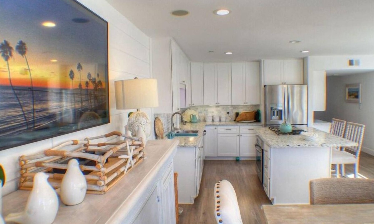 San Clemente Apartment | 4 Bedroom Single family L-(460592) by Houzlet