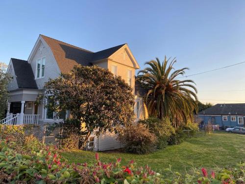 Oakland House | 4BR4BA Hidden Gem WD Parking