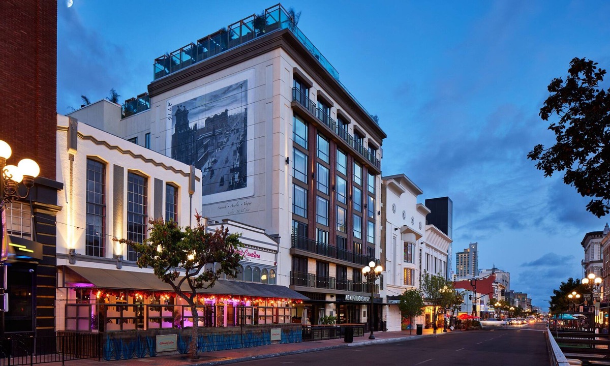 Gaslamp Quarter Hotel | AC Hotel by Marriott San Diego Downtown Gaslamp Quarter