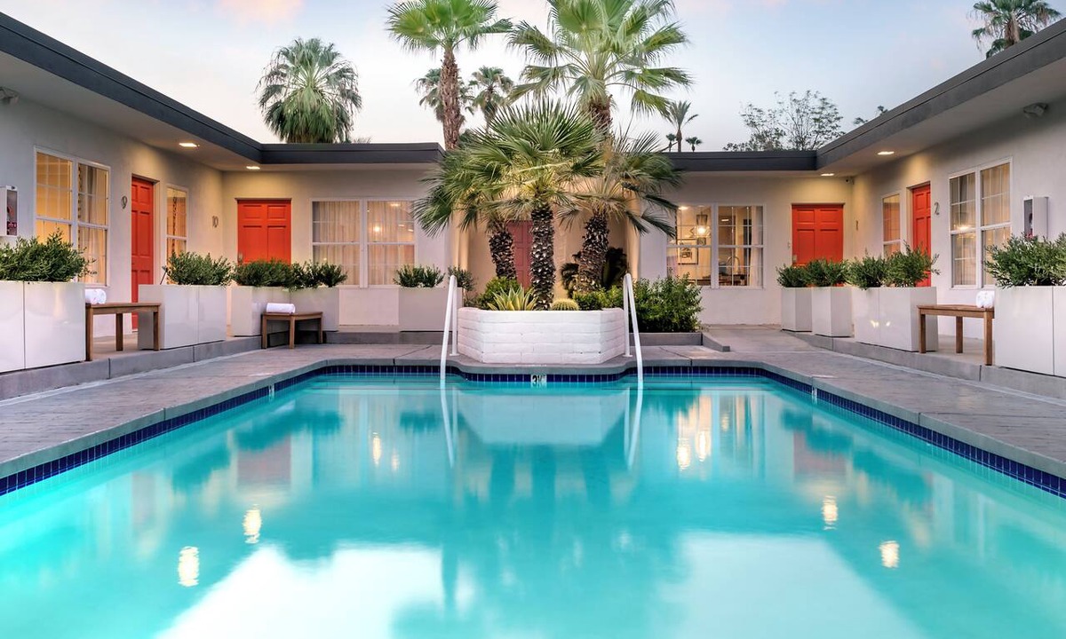 Old Las Palmas House | ADA 2BR + Kitchen + Shared Pool | Old Las Palmas | The Weekend
