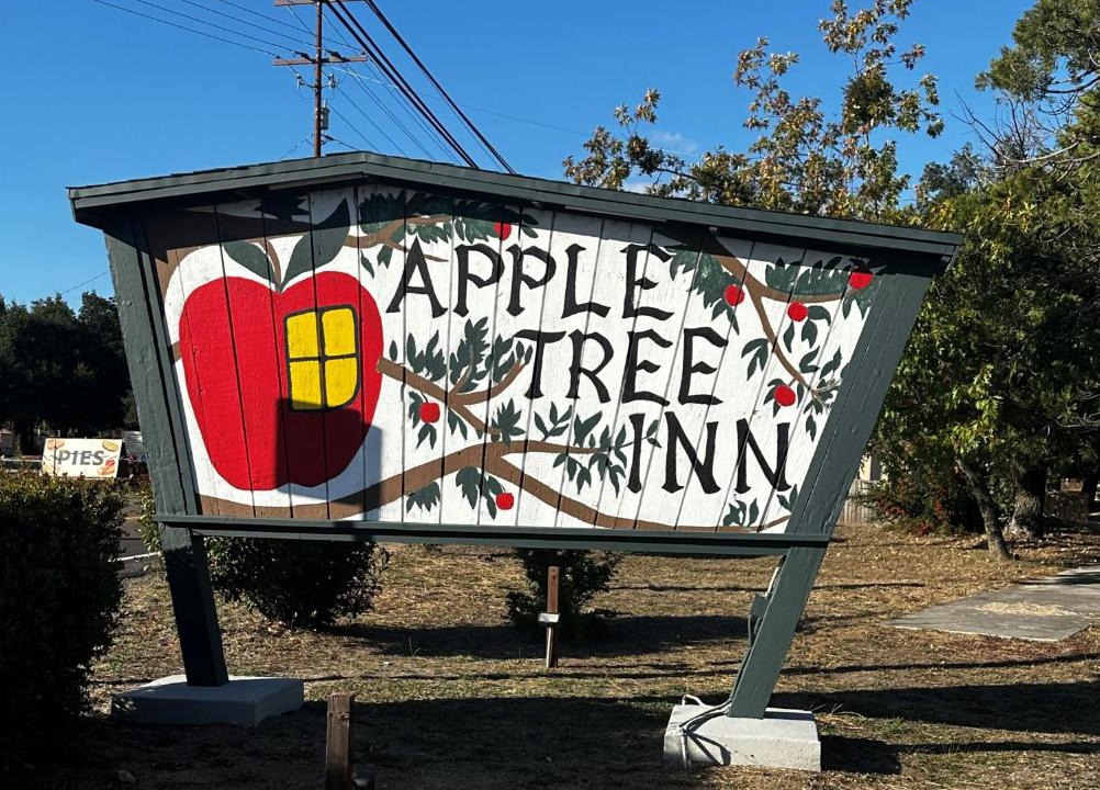 Julian Hotel | Apple Tree Inn