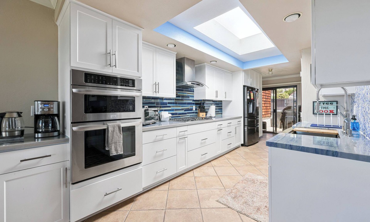 Del Mar Heights Condo | Azul Torrey Pines -Vibrant Vacation Destination with Ocean Views, A/C