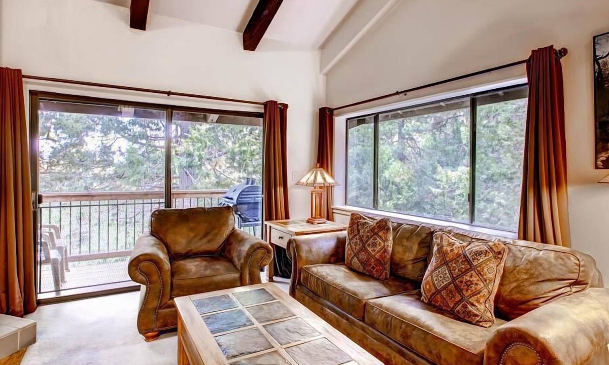 Yosemite West Condo | (B207) Loft Condominiums