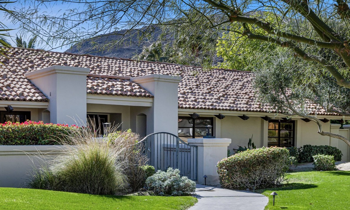 Magnesia Falls Cove House | Backyard Paradise! | A Louisa Davis Property