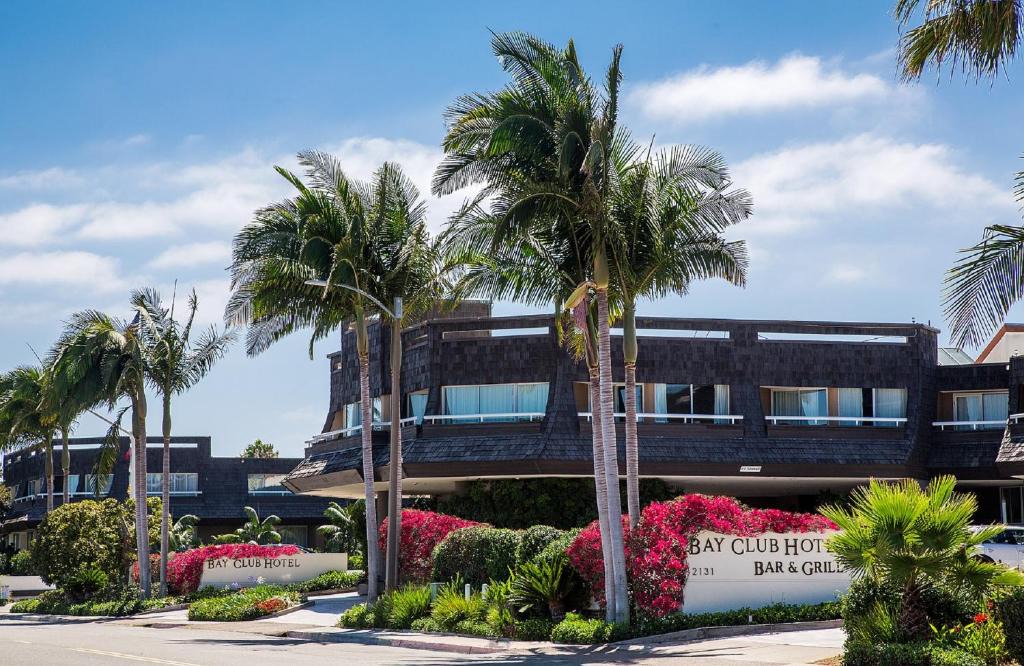 La Playa Hotel | Bay Club Hotel and Marina