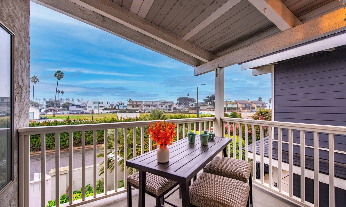 Pierpont Bay House | Beach House just Steps to the Sand