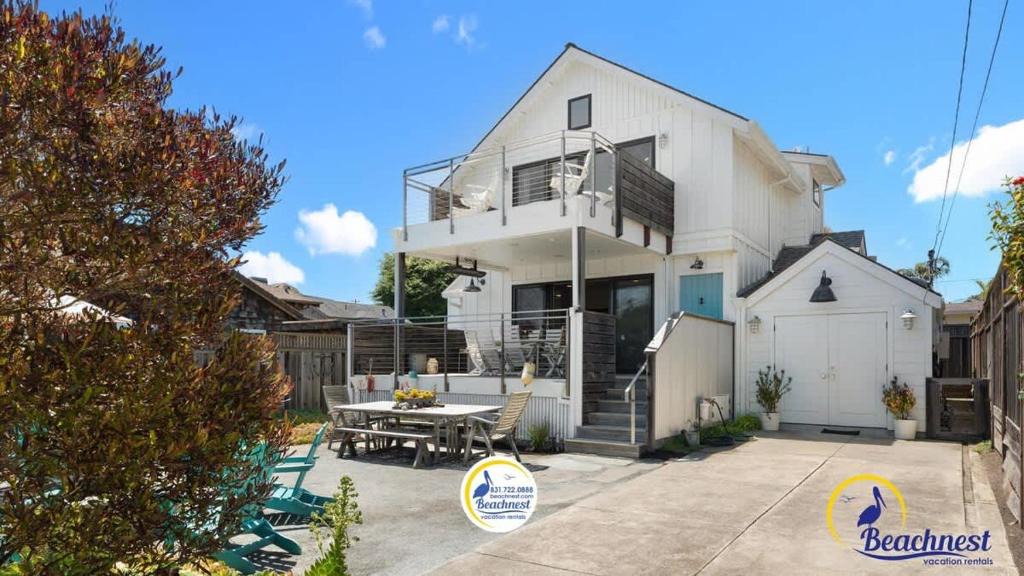 Eastside Santa Cruz House | Beachcrest Cottage in Twin Lakes