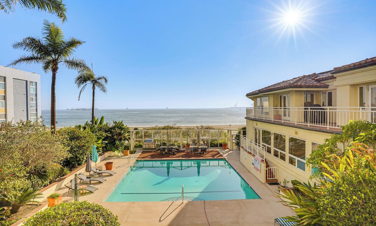 Alamitos Beach Condo | Beachfront Living in Long Beach: 2,500 Sq Ft Condo