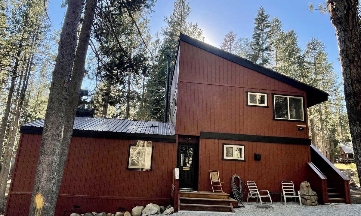Bear Valley Cabin | BEAR VALLEY CABIN CLOSE TO VILLAGE/EASY WINTER ACCESS