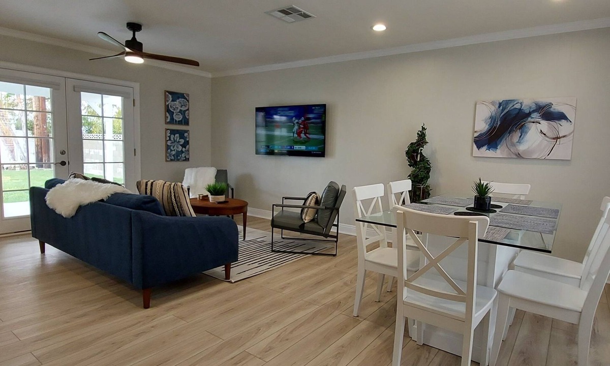 Simi Valley House | Beautiful Home in Downtown Simi Valley