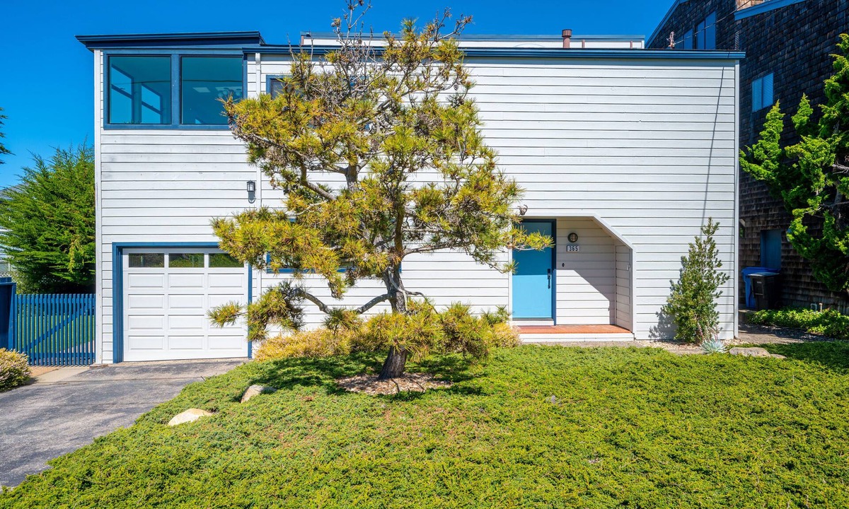 Park Hill House | Beautiful, Pet-Friendly 3 bed/2.5 bath Beach Retreat on Park Hill in Cambria!