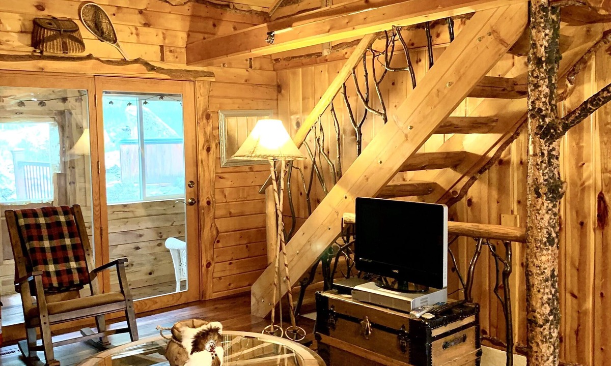 Rustic Cabin | Beautiful, Updated Log Cabin on the Poudre River