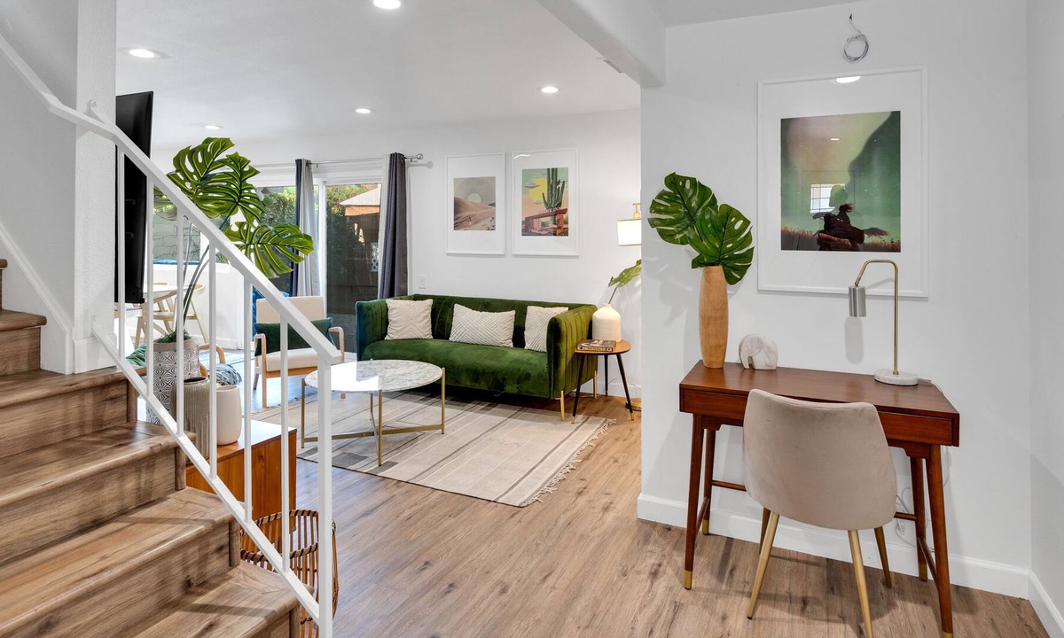 Fountain Valley House | Best location! Charming staycation w/ pool, Near Disney, Sleeps 10