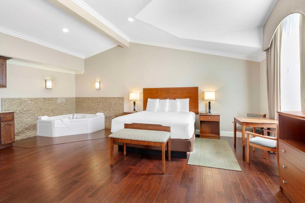 Five Points Northeast Hotel | Best Western Oxnard Inn
