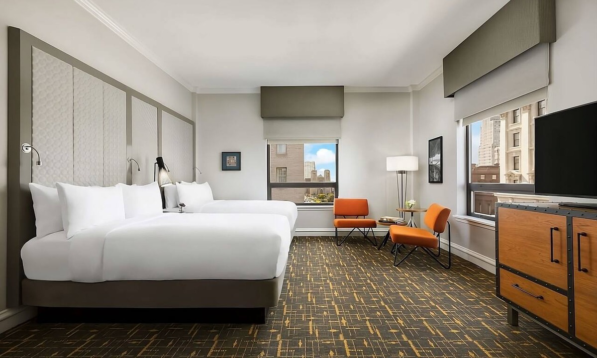 Lower Nob Hill Hotel | Better Choice for your Vacation! Pets Allowed, Bike Rentals, Onsite Dining