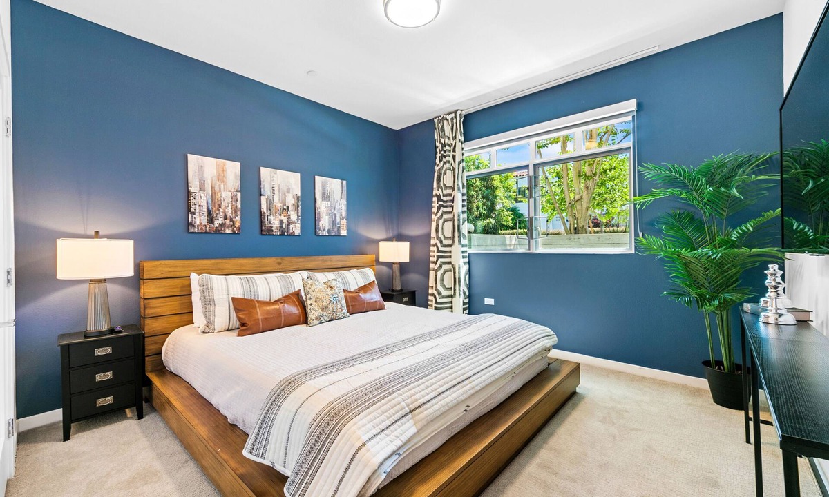 Mid City Apartment | Beverly Grove Chic City Oasis 2 BR Apt + Den