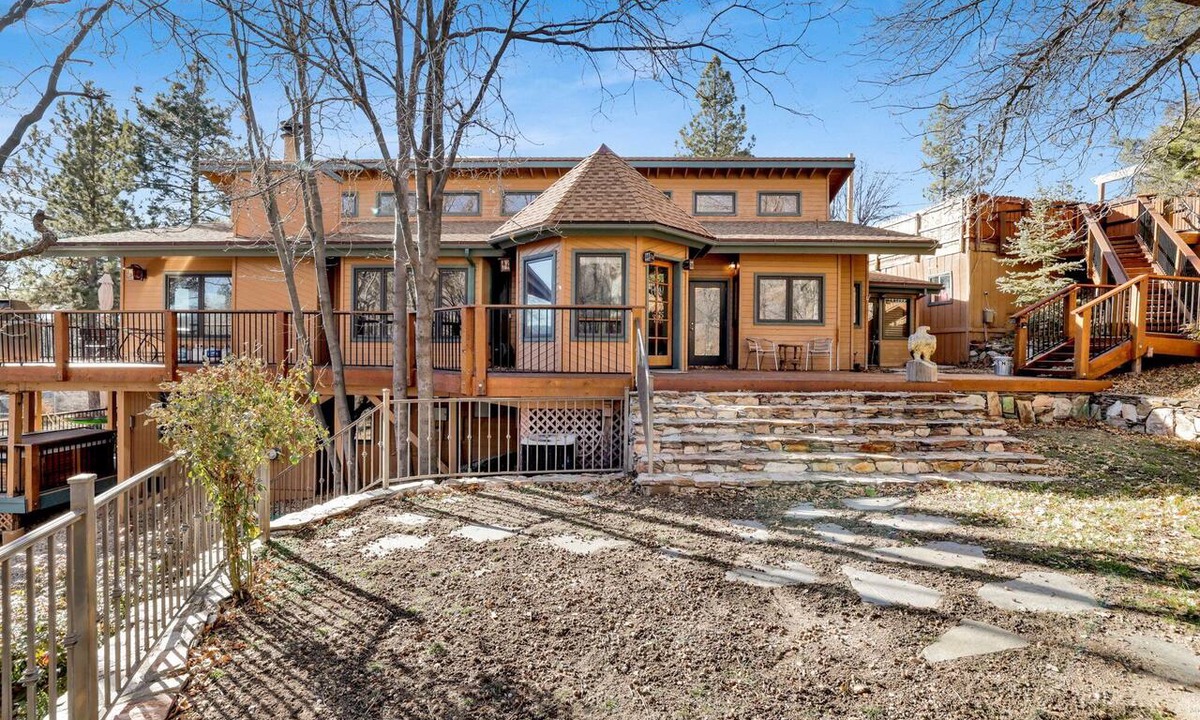 Fawnskin Cabin | Big Bear 7th Heaven ~ Lakeview Chalet with Hot Tub, Sauna, Grill, Great Deck Views
