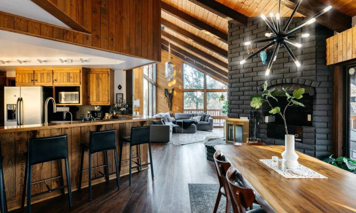 Moonridge Cabin | Big Bear Designer Cabin: Skiing + Hiking + Hot Tub