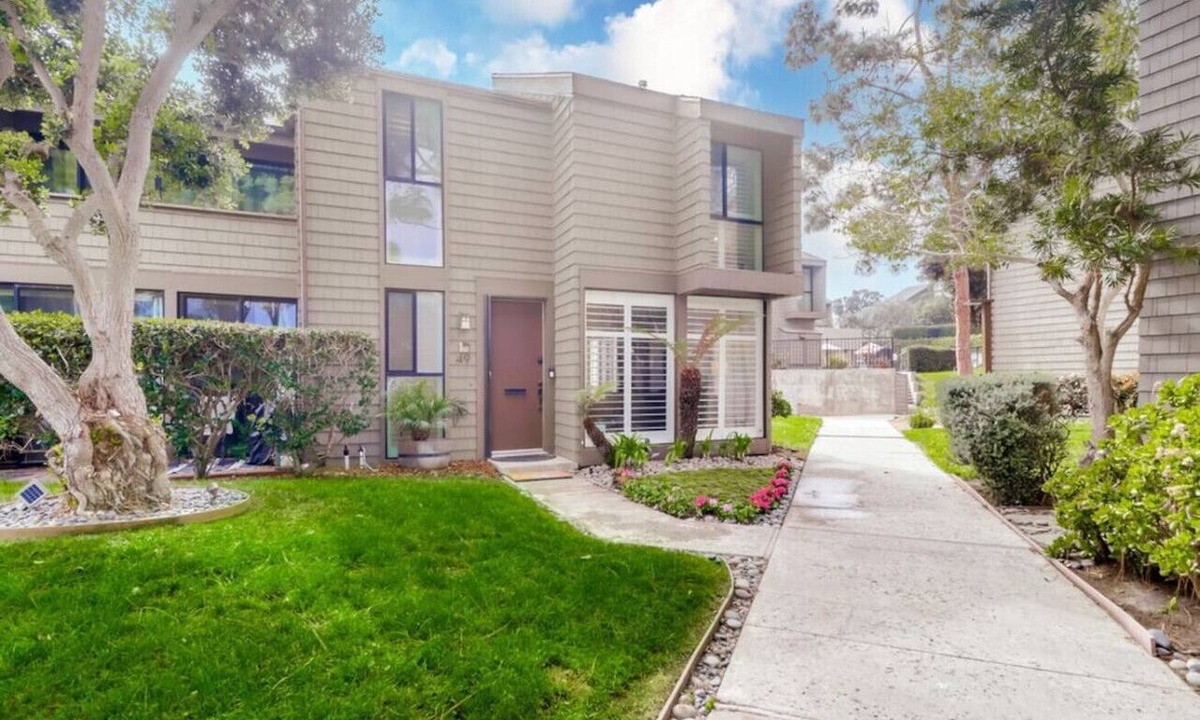 Solana Beach Condo | Blue Fin Townhouse for perfect coastal getaways