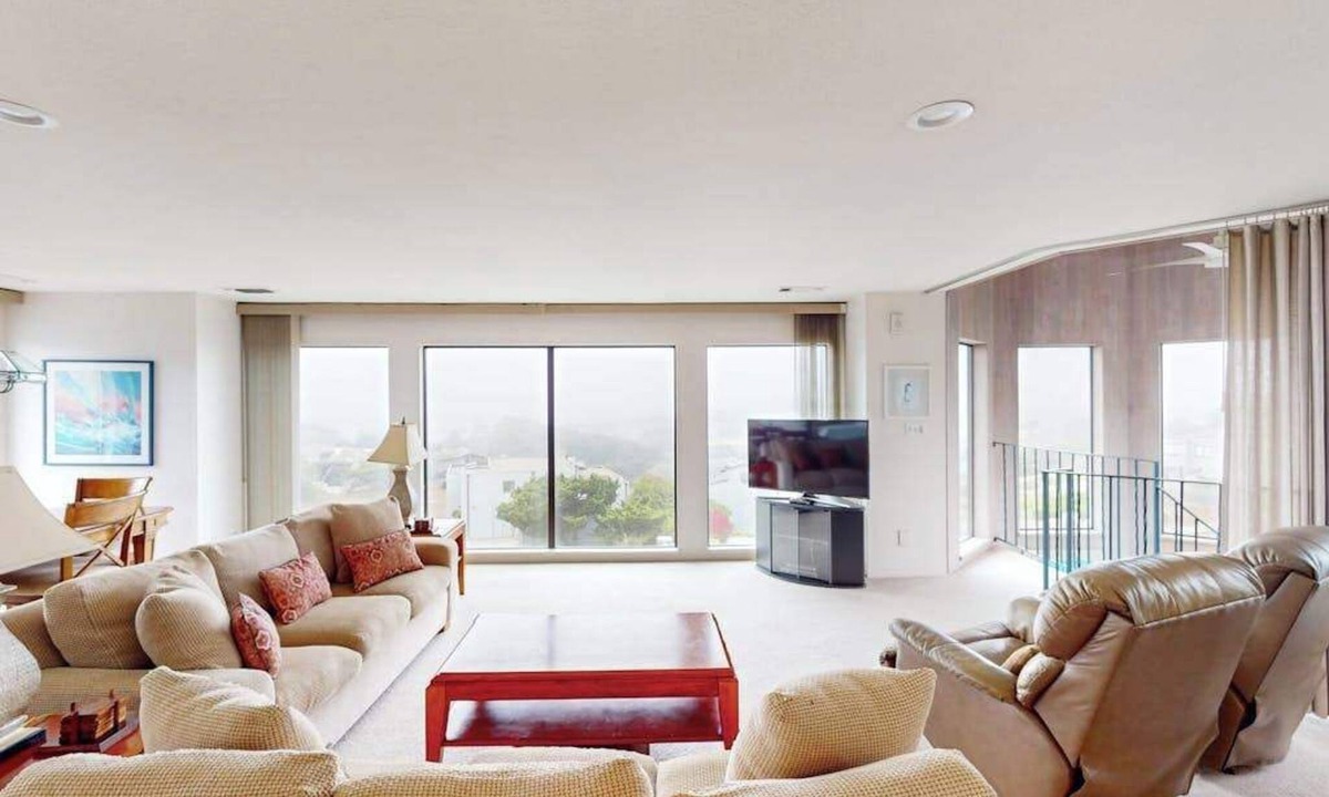 Bodega Bay House | Bodega Bay 3BR ocean-view home with game room & two king suites
