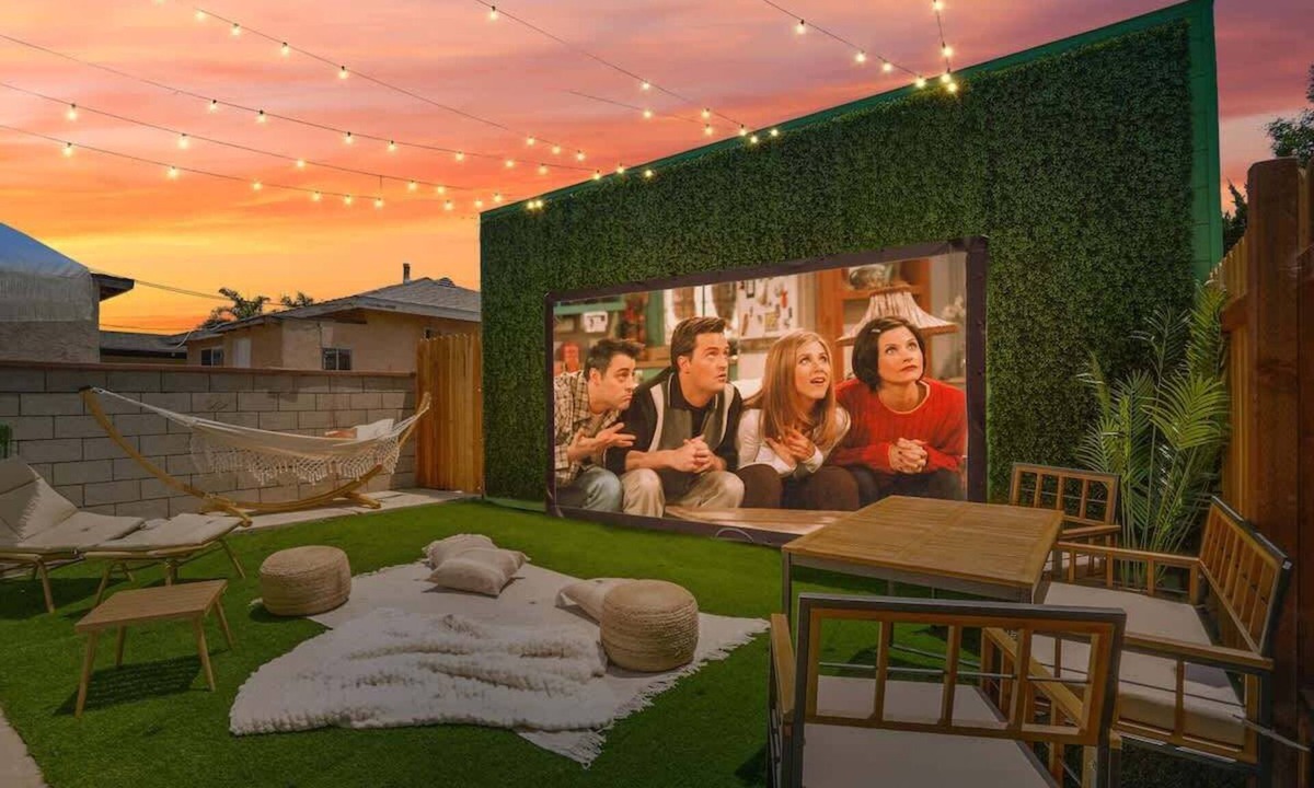 Hawthorne House | Boho Home w/Movie Lounge Near Manhattan Beach