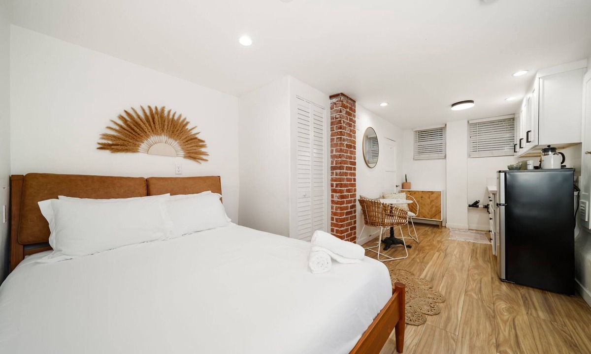 Bankers Hill House | Boho Little Italy Studio with Patio