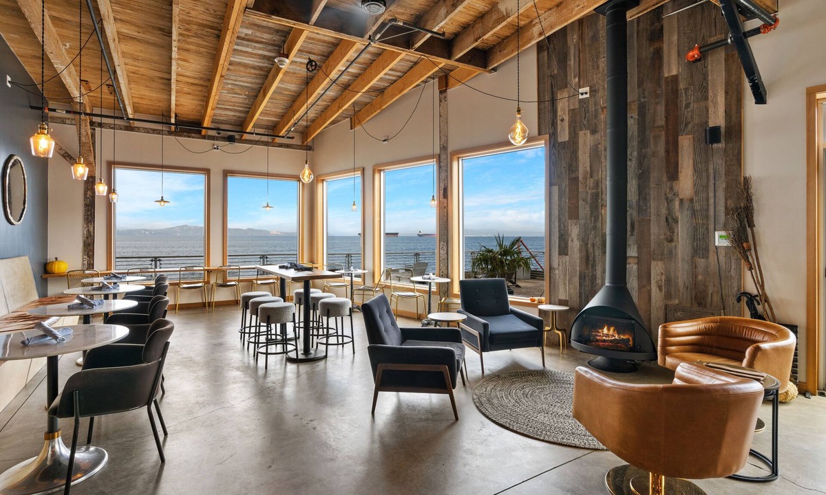 Astoria Hotel | Bowline Hotel