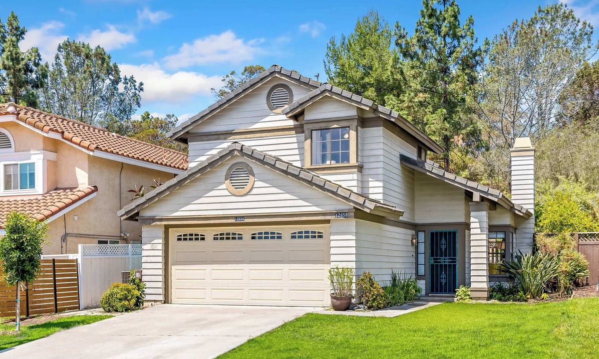 Carmel Valley House | Bright Carmel Valley Home - 3BR, BIG YARD
