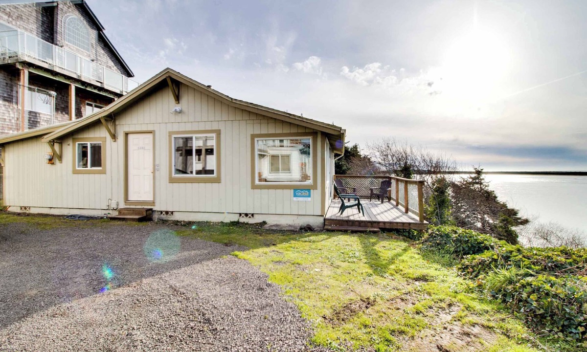 Netarts House | Bright Oceanfront Home with Stunning Pacific and Bay Views Near Town