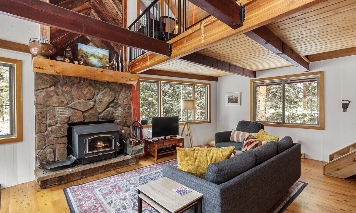 Sherwood Forest House | Cabin in Blue River with Amazing Views!