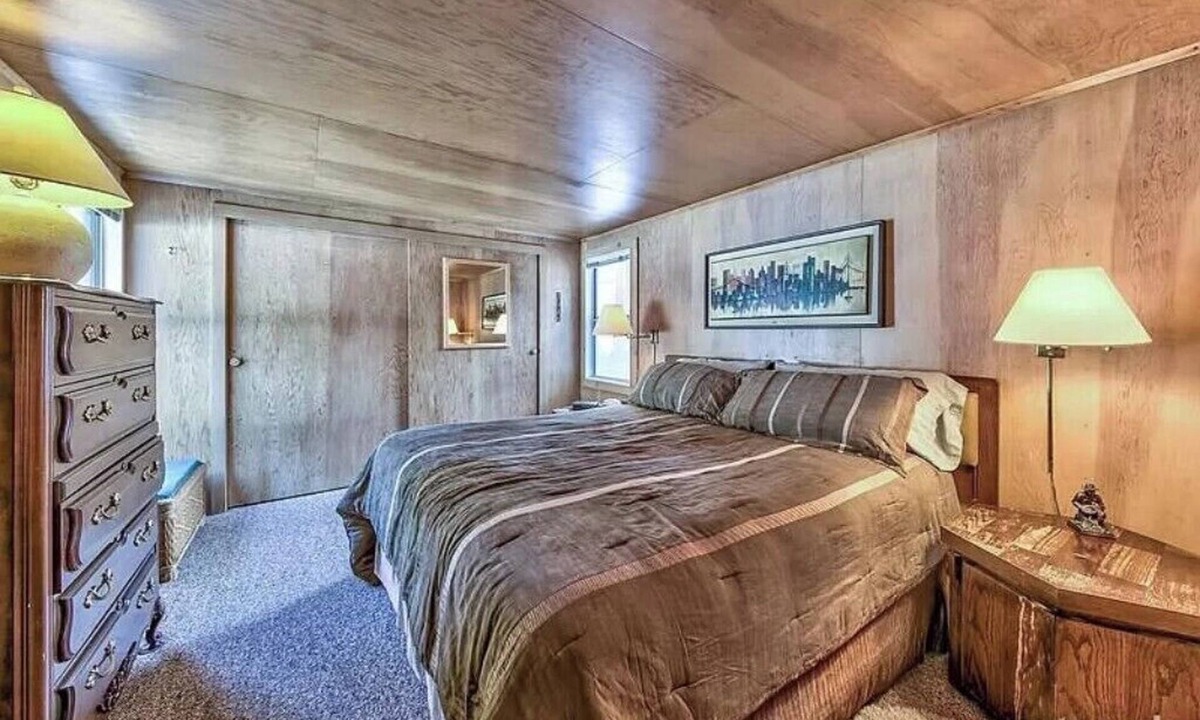Al Tahoe Cabin | Cabin in town! Beach, snow, recreational areas! All within walking distance!