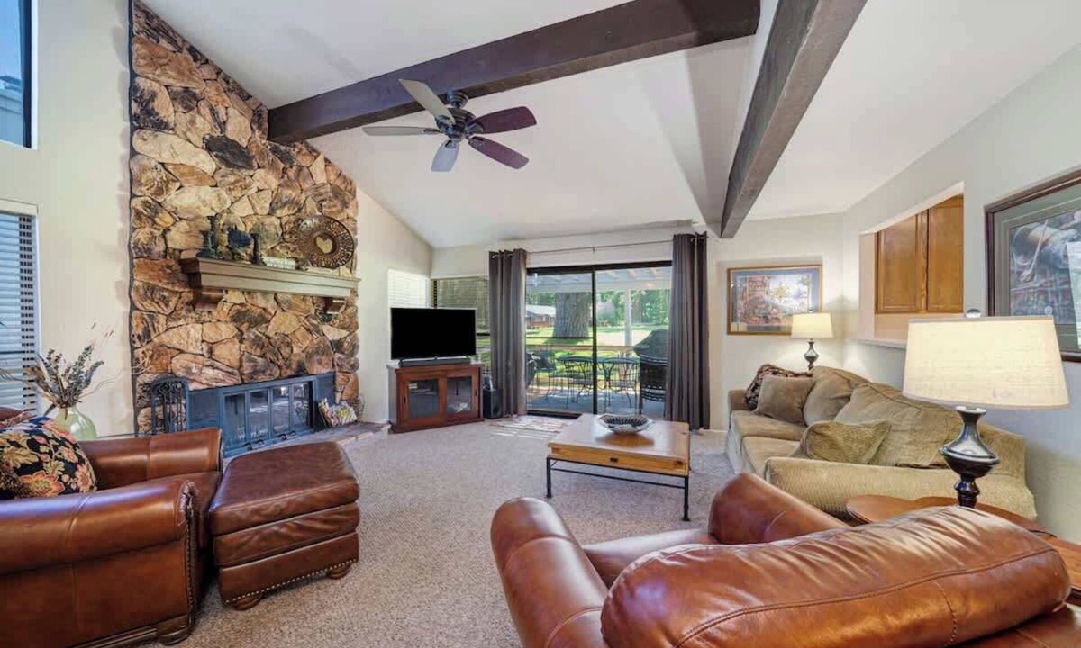 Plumas Eureka Estates Condo | Caddyshack - 35 Aspen Circle