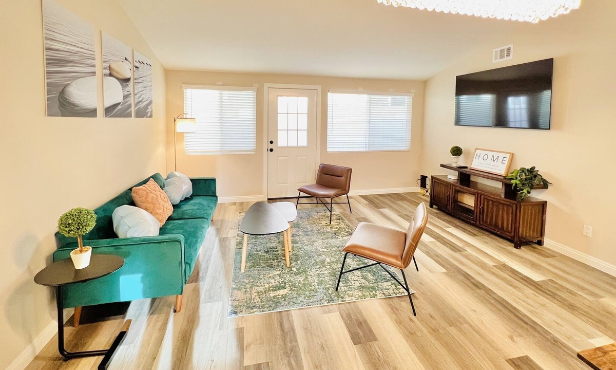 Westminster House | [Cali Spring Break] Cozy 4-bedroom Family Getaway