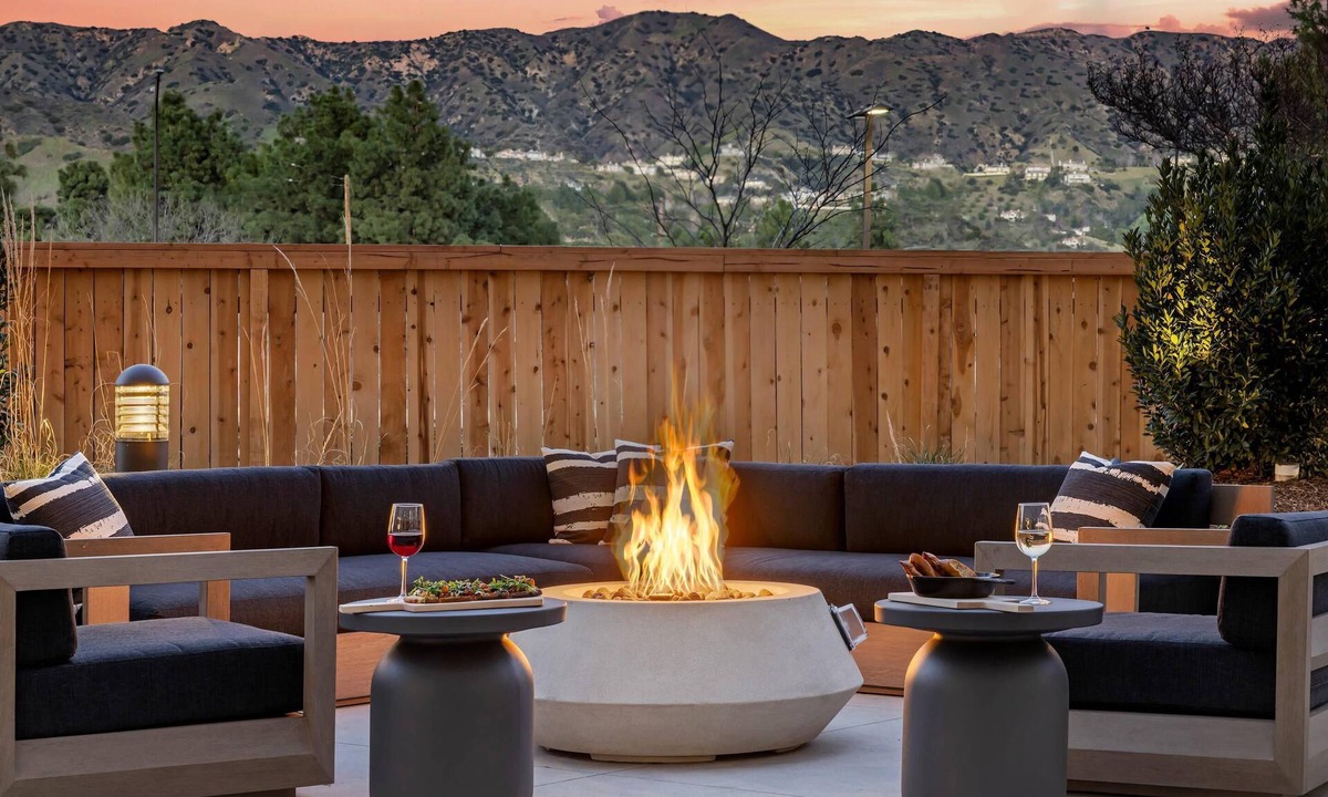 Burbank Hotel | Cambria Hotel Burbank Airport